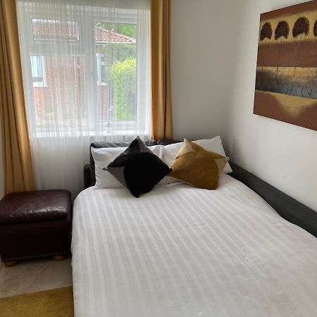 Dannifar Guest House Londen Buitenkant foto