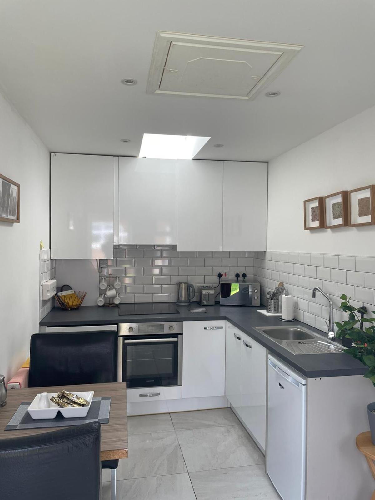 Dannifar Guest House Londen Kamer foto
