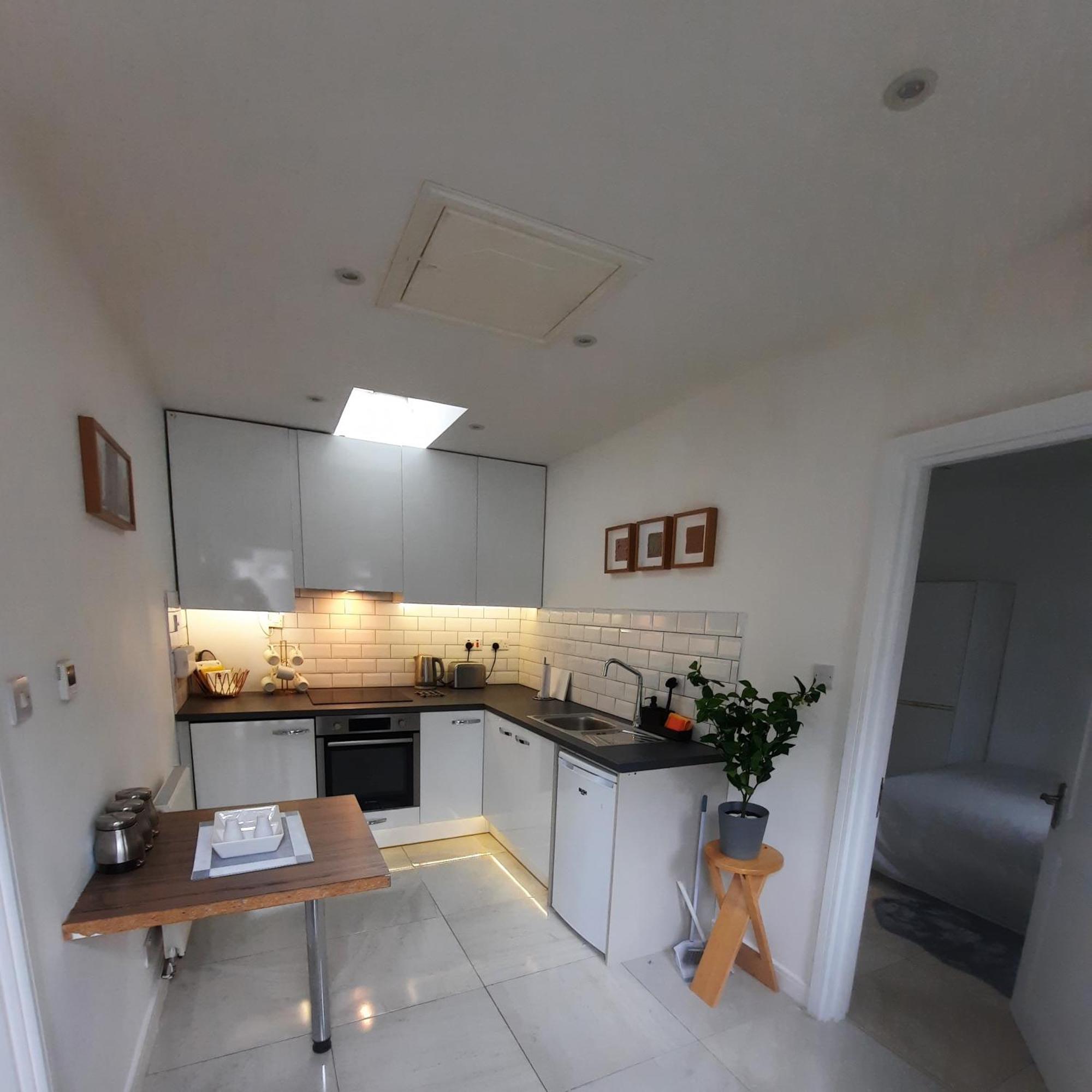 Dannifar Guest House Londen Kamer foto